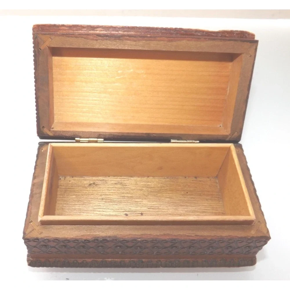Vintage Hand-Carved Polish Jewelry Box – Tatra Folk Art Trinket